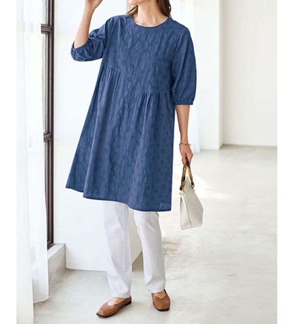 BELLUNA（ベルーナ）の「ナチュラルにお出かけ♪ドット柄チュニックワンピース（チュニックワンピース）」｜詳細画像