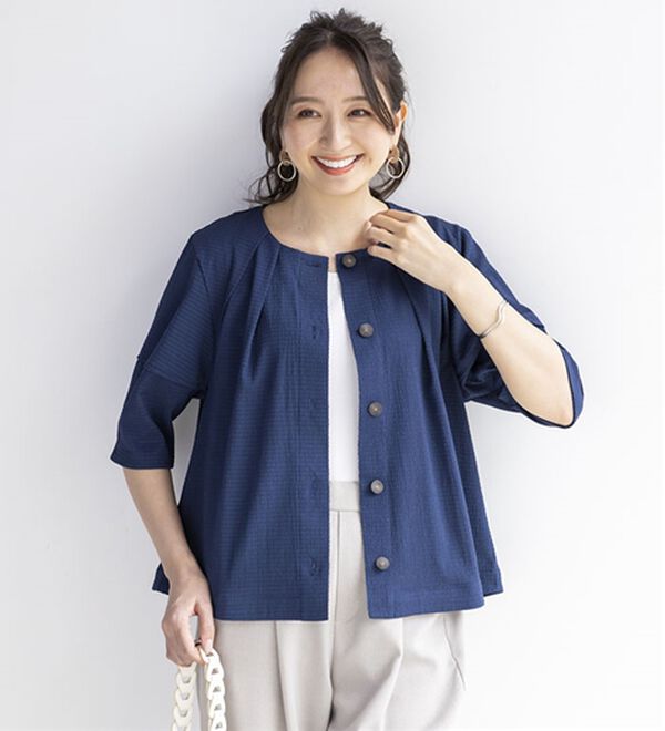 BELLUNA（ベルーナ）の「夏のお出かけに欠かせない！サッカー素材タック使いジャケット（シャツ）」｜詳細画像