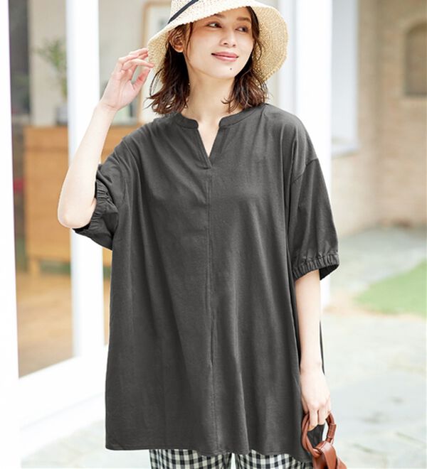 Viola e Viola（ヴィオラ エ ヴィオラ）の「【５つの機能付】スキッパーゆるドルマンチュニック（チュニック）」｜ダークグレー