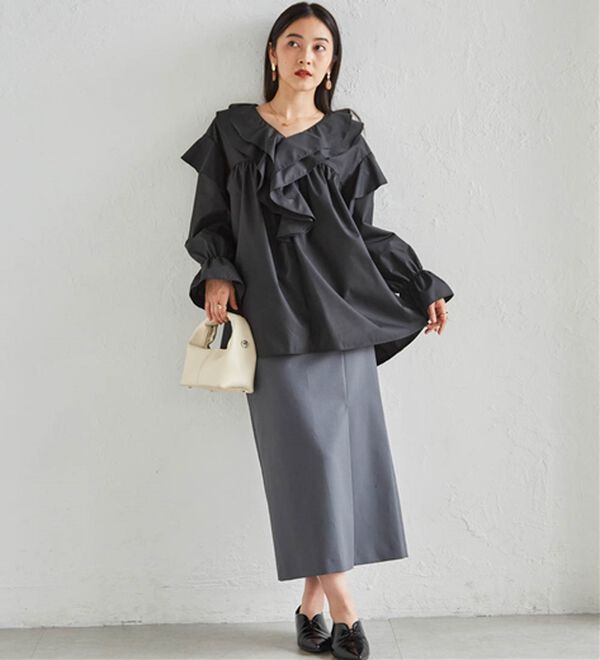 ルネ♡ホワイトフリル襟長袖ブラウス34⭐️極美品⭐️ ルネ♡ホワイトフリル襟長袖ブラウス34⭐️極美品⭐️ WHYTO