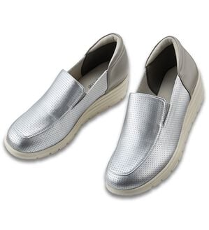 ルフラン（ルフラン）の「４Ｅ美脚見せ異素材使いスリッポンシューズ（スリッポン）」｜シルバーグレー