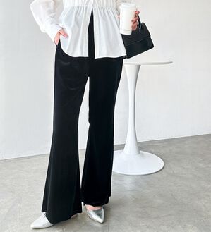 GeeRA（ジーラ）の「ベロアフレアパンツ（フルレングスパンツ）」｜詳細画像