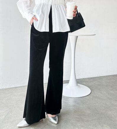 GeeRA（ジーラ）の「ベロアフレアパンツ（フルレングスパンツ）」