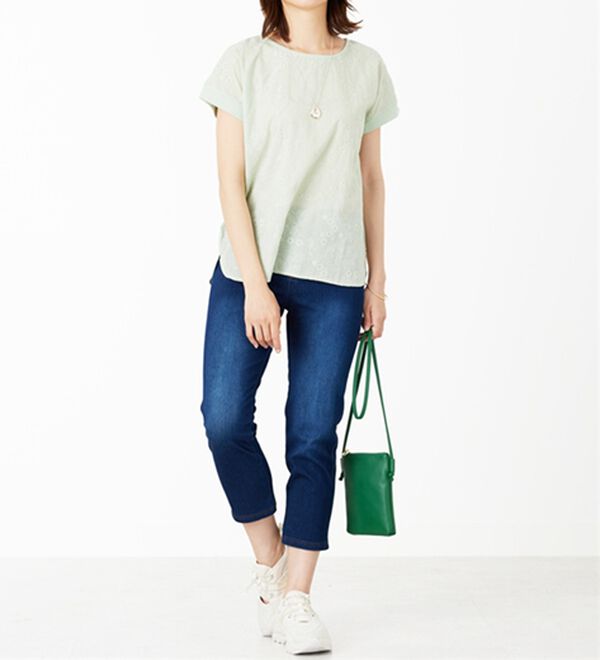 BELLUNA（ベルーナ）の「刺しゅうレース切替プルオーバー（カットソー）」｜詳細画像