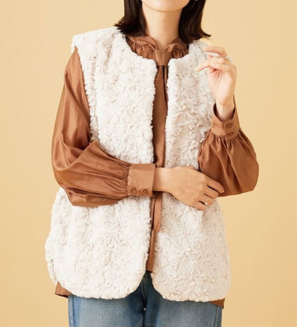 BELLUNA（ベルーナ）の「パール使いファーベスト（ベスト）」｜詳細画像