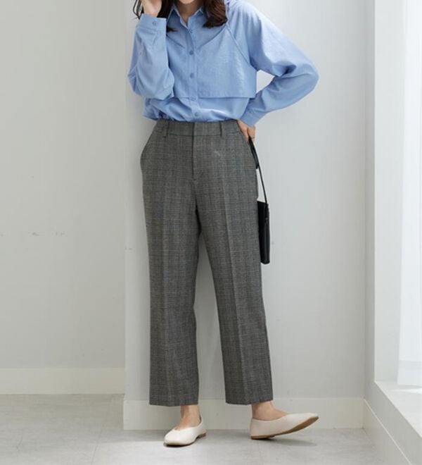 BELLUNA（ベルーナ）の「サマ見え（SW）ウール調素材ストレートパンツ（フルレングスパンツ）」｜詳細画像