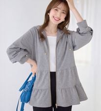 alotta（アロッタ）の「羽織るだけで大人可愛い！ふんわりティアードジップパーカー（パーカー）」