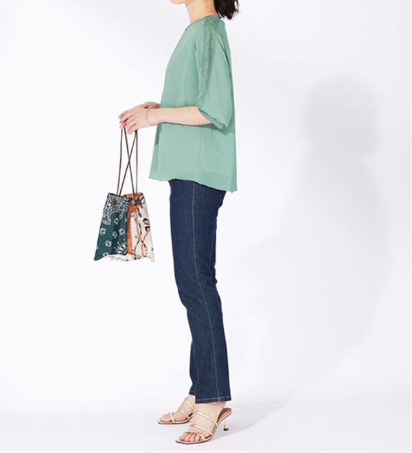 BELLUNA（ベルーナ）の「花柄レースシフォン重ねプルオーバー（カットソー）」｜詳細画像