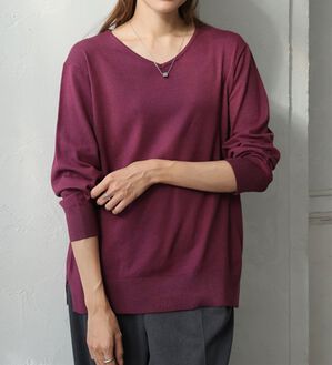 A HAPPY MARILYN（アハッピーマリリン）の「【Ｌ～８Ｌ】Ｒｉｎ フィット感軽減！Ｔシャツ感覚もっちりやわらかＶネックニット（ニット・セーター）」｜パープル