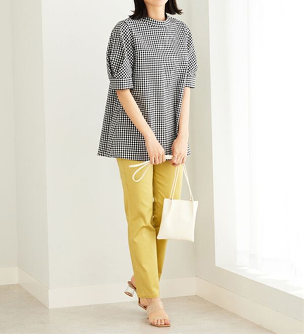 BELLUNA（ベルーナ）の「サッカー素材後ろボタンデザインブラウス（ブラウス）」｜詳細画像