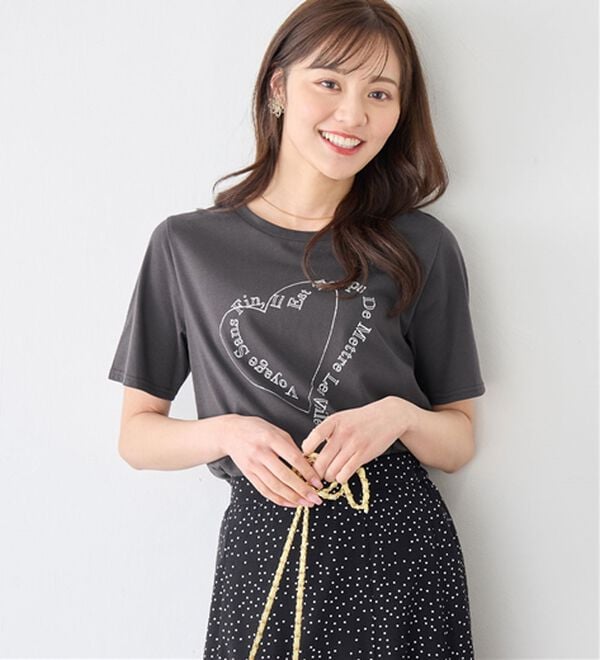 alotta（アロッタ）の「大人かわいいプリント綿混Ｔシャツ（Tシャツ）」｜詳細画像