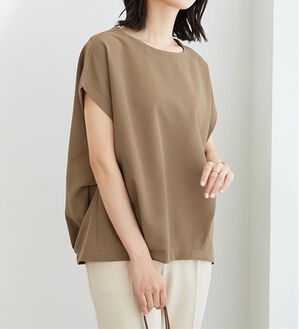 BELLUNA（ベルーナ）の「ミニワッフル素材裾タックプルオーバー（カットソー）」｜モカ