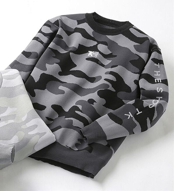 「＜ザ　ショップ　ティーケー＞軽量ストレッチカモフラ柄セーター（メンズニット・セーター）」｜ブラック