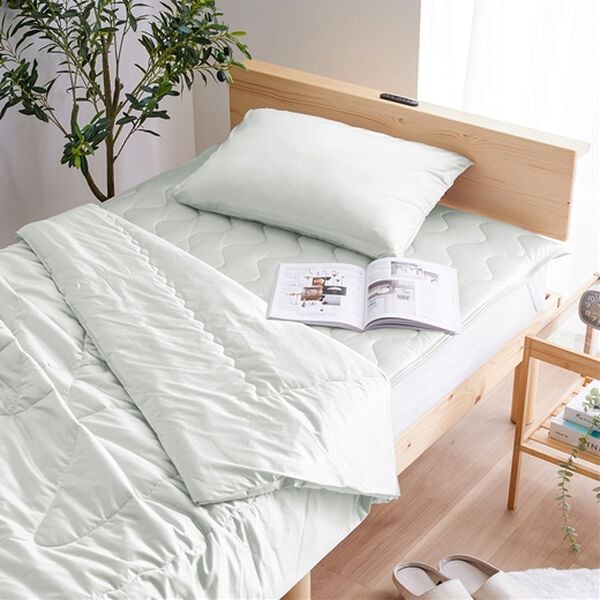 iellio（イエリオ）の「【雑誌掲載】シルクタッチ冷感寝具シリーズ（ブランケット）（敷パッド）」｜詳細画像