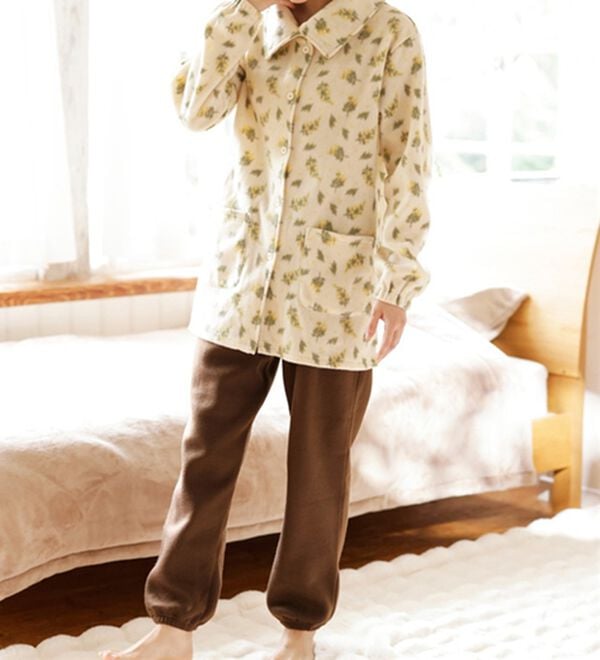 LAVIENNE（ラヴィエンヌ）の「ソフトでかるぽかフリースパジャマ（パジャマ・ルームウェア）」｜詳細画像