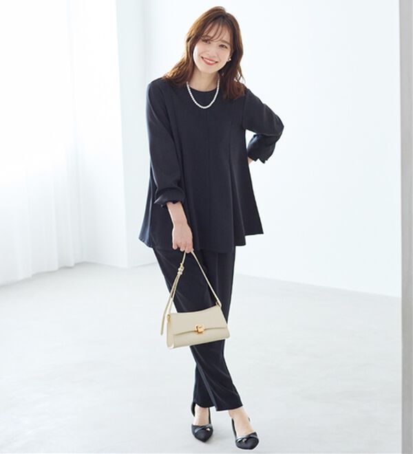 Viola e Viola（ヴィオラ エ ヴィオラ）の「【イージーケア】Ａラインセレモニーセットアップ（パンツスーツ）」｜ネイビー