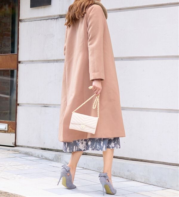 alotta（アロッタ）の「美人シルエットファー付ノーカラーコート【美人百花掲載】（ロングコート）」｜詳細画像