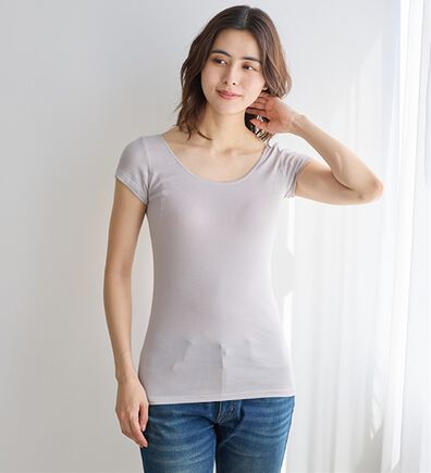 LAVIENNE（ラヴィエンヌ）の「【汗かきさん必見！】涼感サラッと快適汗取り半袖インナー＜さらりラボ＞（肌着・インナーウェア）」