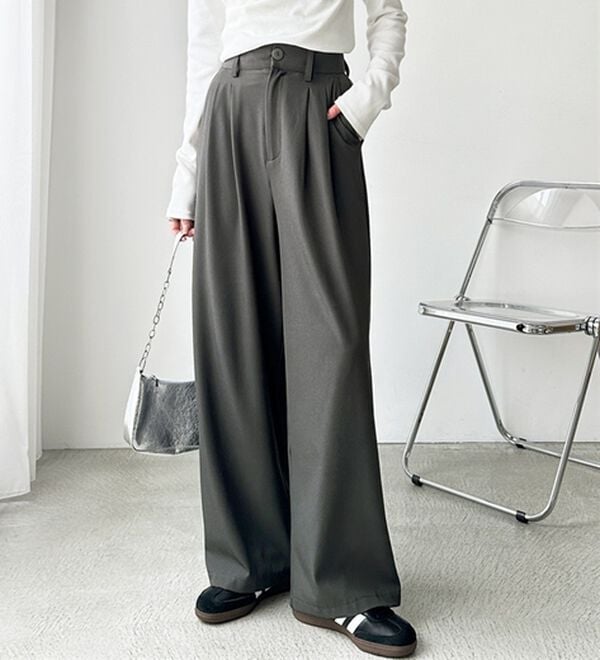 GeeRA（ジーラ）の「着心地抜群！ハイウエストダブルタックワイドパンツ（フルレングスパンツ）」｜チャコール