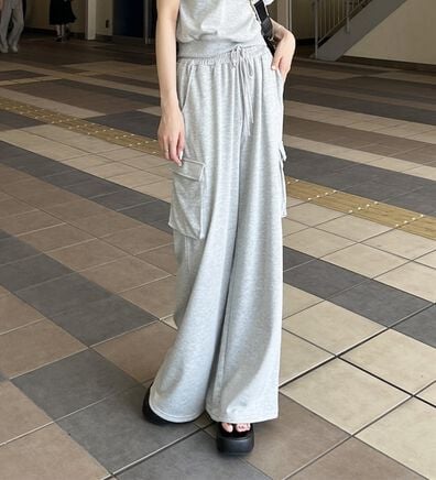 GeeRA（ジーラ）の「カーゴスウェットパンツ（その他パンツ）」