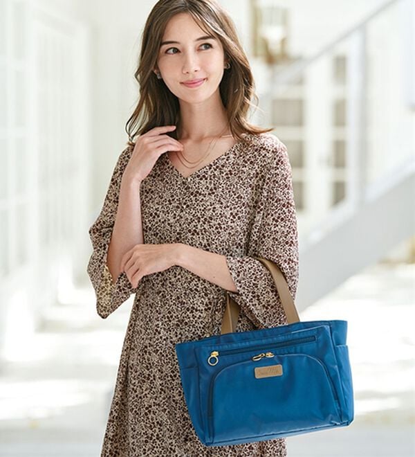 BELLUNA（ベルーナ）の「＜Ｓｏｉｔｔｏ　Ｍｅ＞３層式軽量手提げ（ハンドバッグ）」｜詳細画像