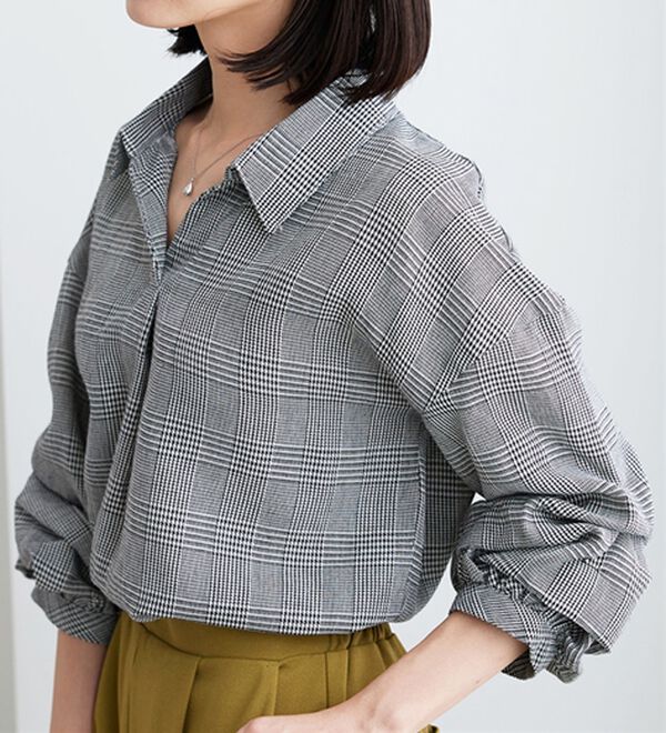 BELLUNA（ベルーナ）の「袖タックデザインスキッパーシャツ（シャツ）」｜詳細画像