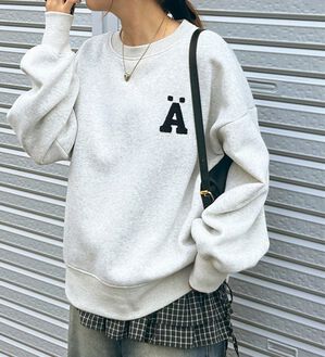 GeeRA（ジーラ）の「サガラ刺繍裏起毛スウェット（トレーナー・スウェット）」｜オートミール