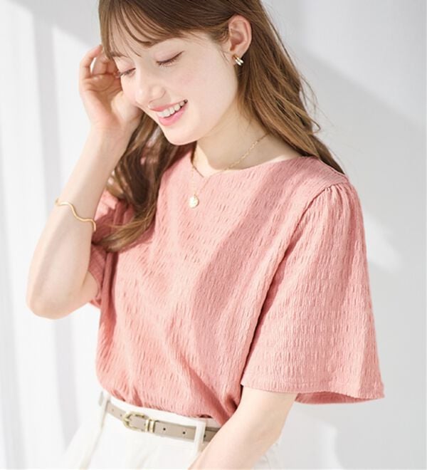 alotta（アロッタ）の「ぽこぽこ映え！フレア袖トップス（カットソー）」｜ピンク