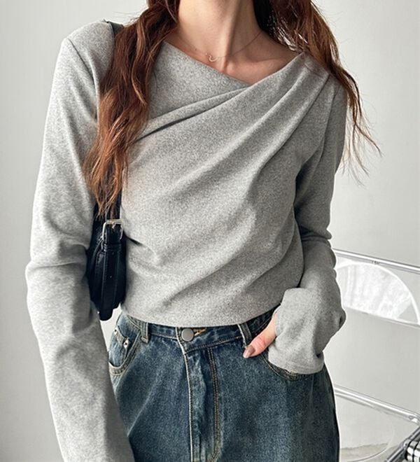 GeeRA（ジーラ）の「ドレープデザインカットソー（カットソー）」｜詳細画像