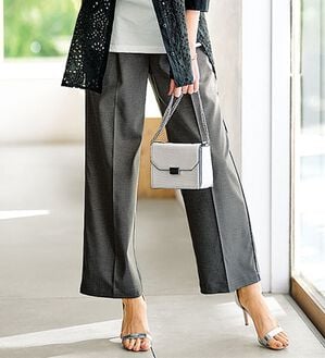 BELLUNA（ベルーナ）の「とろみ素材パイピング使いラインパンツ（ワイドパンツ・ガウチョ）」｜チャコール系