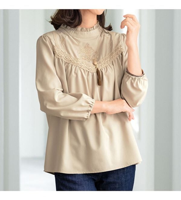 首元フリルの刺しゅうブラウス - ベルーナ【公式】