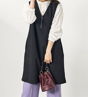 BELLUNA（ベルーナ）の「ボーダージャカード素材ジャンパースカート（ジャンパースカート）」｜黒