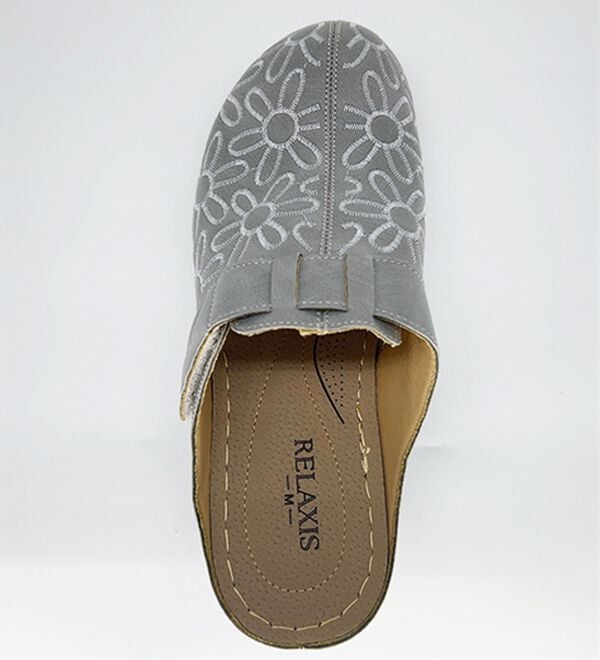 BELLUNA（ベルーナ）の「刺しゅうデザイン柔らかソールミュール（サンダル・ミュール）」｜詳細画像