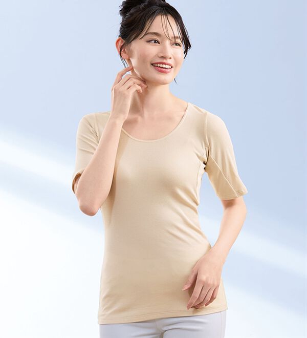LAVIENNE（ラヴィエンヌ）の「＜さらりラボ＞脇汗ガード綿混２倍涼しいインナー（５分袖）（肌着・インナーウェア）」｜詳細画像