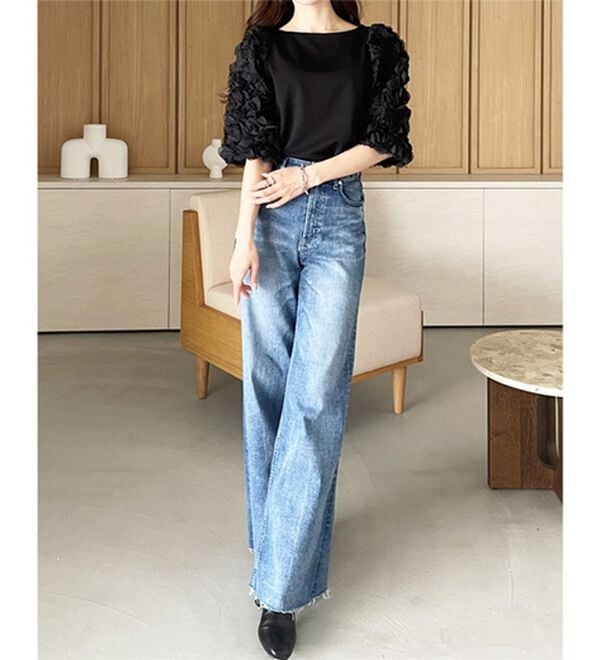 GeeRA（ジーラ）の「【YOUING.】フラワーモチーフ半袖トップス（カットソー）」｜詳細画像