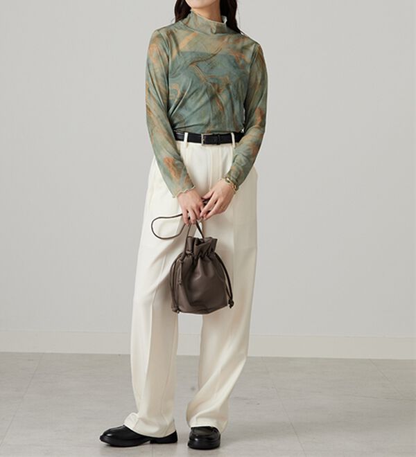 BELLUNA（ベルーナ）の「【重ね着インナー】シアー素材ハイネックインナープルオーバー（カットソー）」｜詳細画像