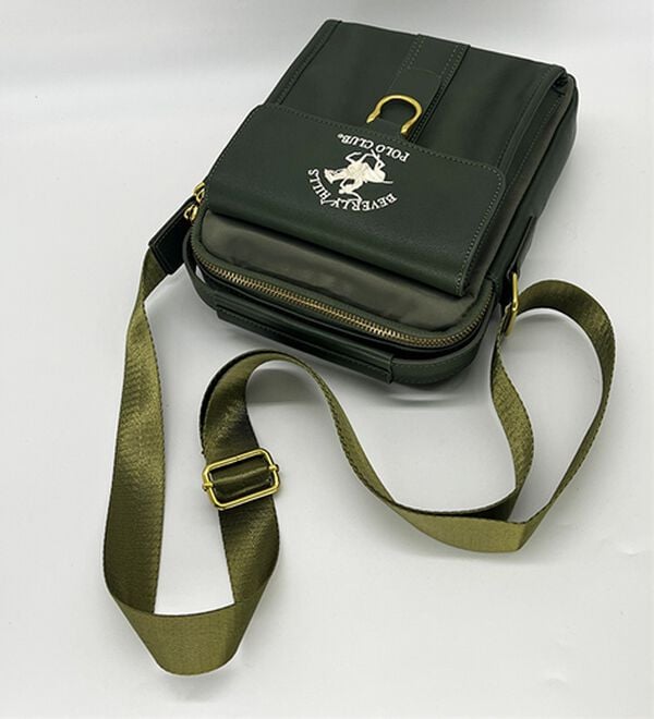 「＜ビバリーヒルズ・ポロクラブ＞縦型ショルダーバッグ（メンズショルダーバッグ）」｜詳細画像