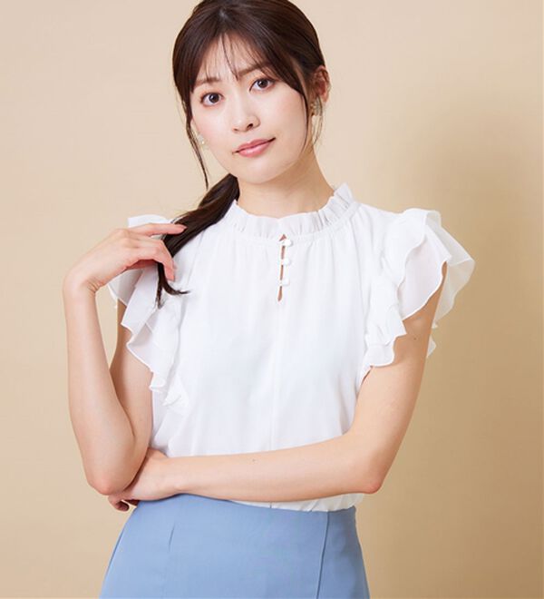 alotta（アロッタ）の「【接触冷感】インナー付フリル使いブラウス（ブラウス）」｜オフホワイト