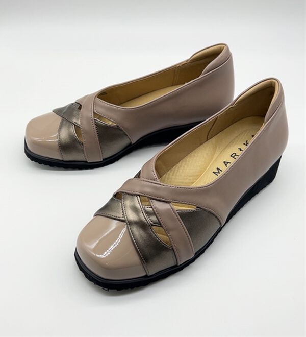 BELLUNA（ベルーナ）の「５Ｅクロスデザイン配色パンプス（パンプス）」｜詳細画像