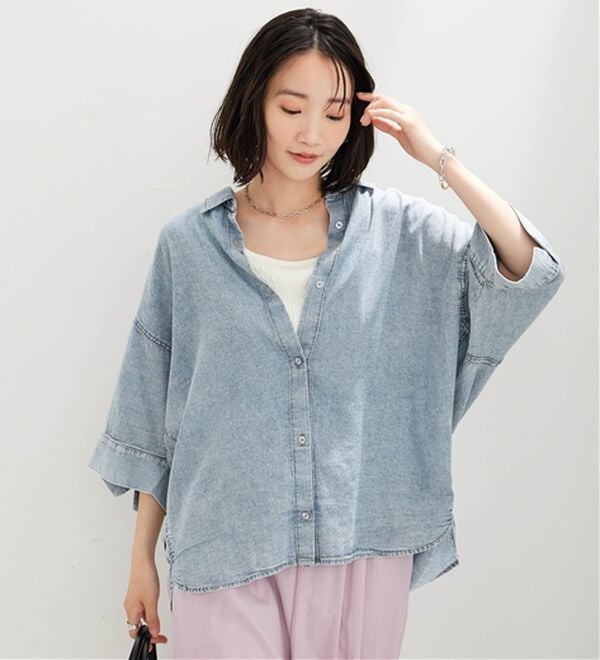 BELLUNA（ベルーナ）の「シアーデニム素材裾タックゆったりシャツ（シャツ）」｜詳細画像
