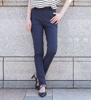 A HAPPY MARILYN（アハッピーマリリン）の「【Ｍ～８Ｌ】【選べる丈】のび～る ストレッチ ツイル 魔法の 美脚レギンスパンツ（スリム・スキニーパンツ）」｜ネイビー