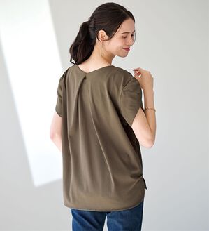 BELLUNA（ベルーナ）の「汗ジミ対策！後ろ美人デザインプルオーバー（カットソー）」｜モカ