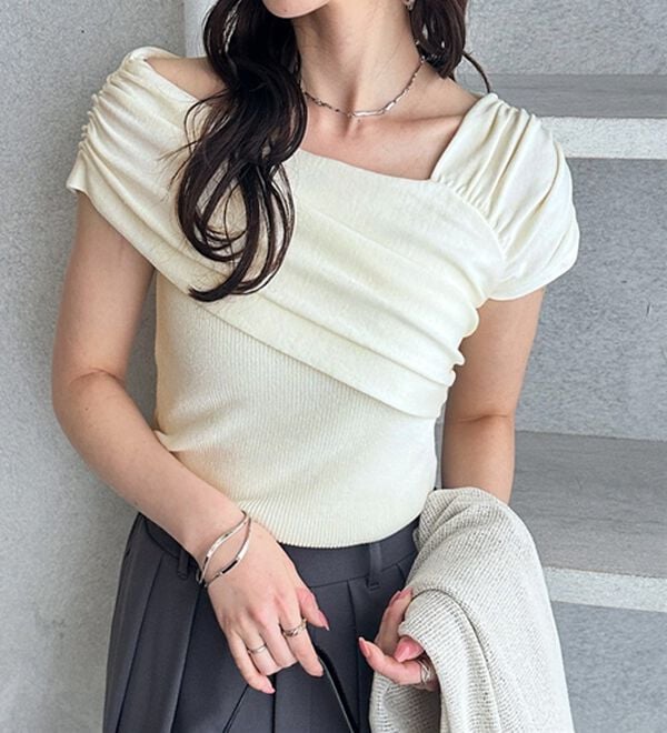 GeeRA（ジーラ）の「ドレープデザイン２ＷＡＹネックニット（ニット・セーター）」｜詳細画像