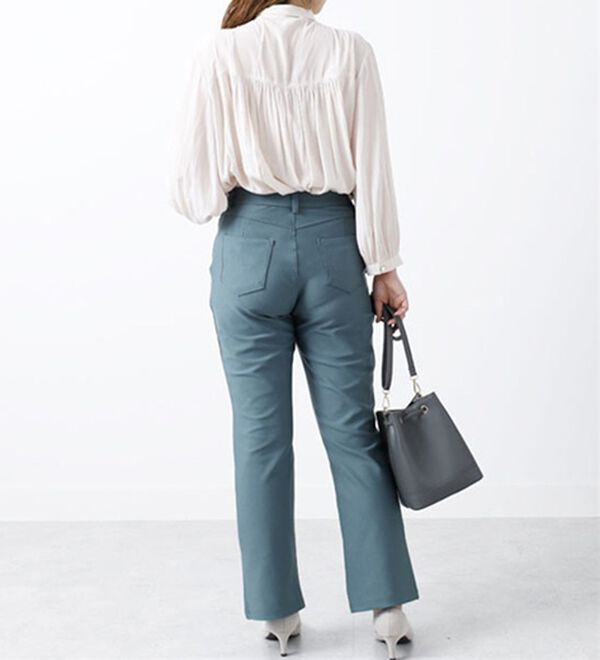 BELLUNA（ベルーナ）の「ハイテンション美脚ブーツカットパンツ（フルレングスパンツ）」｜詳細画像