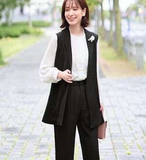 Viola e Viola（ヴィオラ エ ヴィオラ）の「【５つの機能付】３点セットジレパンツスーツ（パンツスーツ）」｜詳細画像