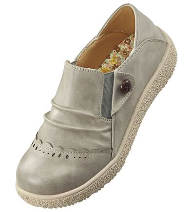 BELLUNA（ベルーナ）の「＜ｍｏｚ＞くるみボタンギャザースリッポン（スリッポン）」