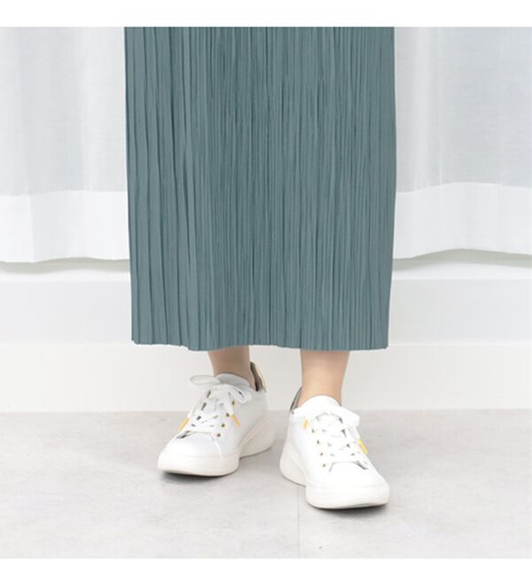 BELLUNA（ベルーナ）の「＜ＫｉｔｓｏｎＬＡ＞はっ水軽量スニーカー（スニーカー）」｜詳細画像