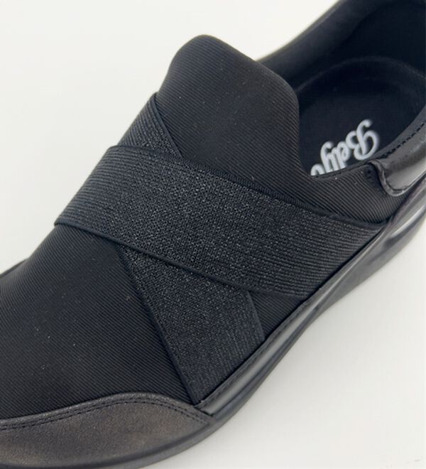 BELLUNA（ベルーナ）の「クロスゴムお洒落エアシューズ（スリッポン）」｜詳細画像