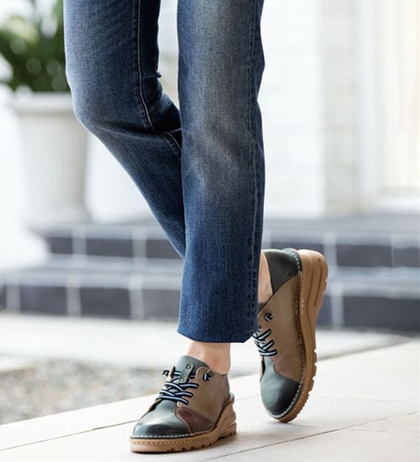 ルフラン（ルフラン）の「アビータ　足にやさしい４Ｅ牛革配色シューズ（スニーカー）」｜詳細画像