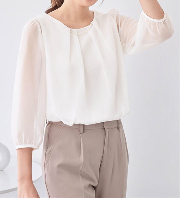 alotta（アロッタ）の「【５つの機能付】ひんやり！アクセ付シフォンタックブラウス（ブラウス）」｜詳細画像